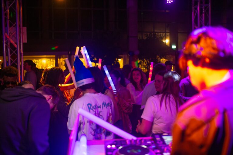 VECHTCLUB - 603850538_122095272045188607_1536951736640942615_n (1)